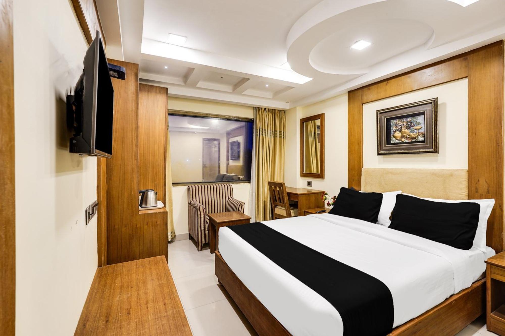 Super Townhouse Oak Alandur Near Airport Formerly Vijay Park