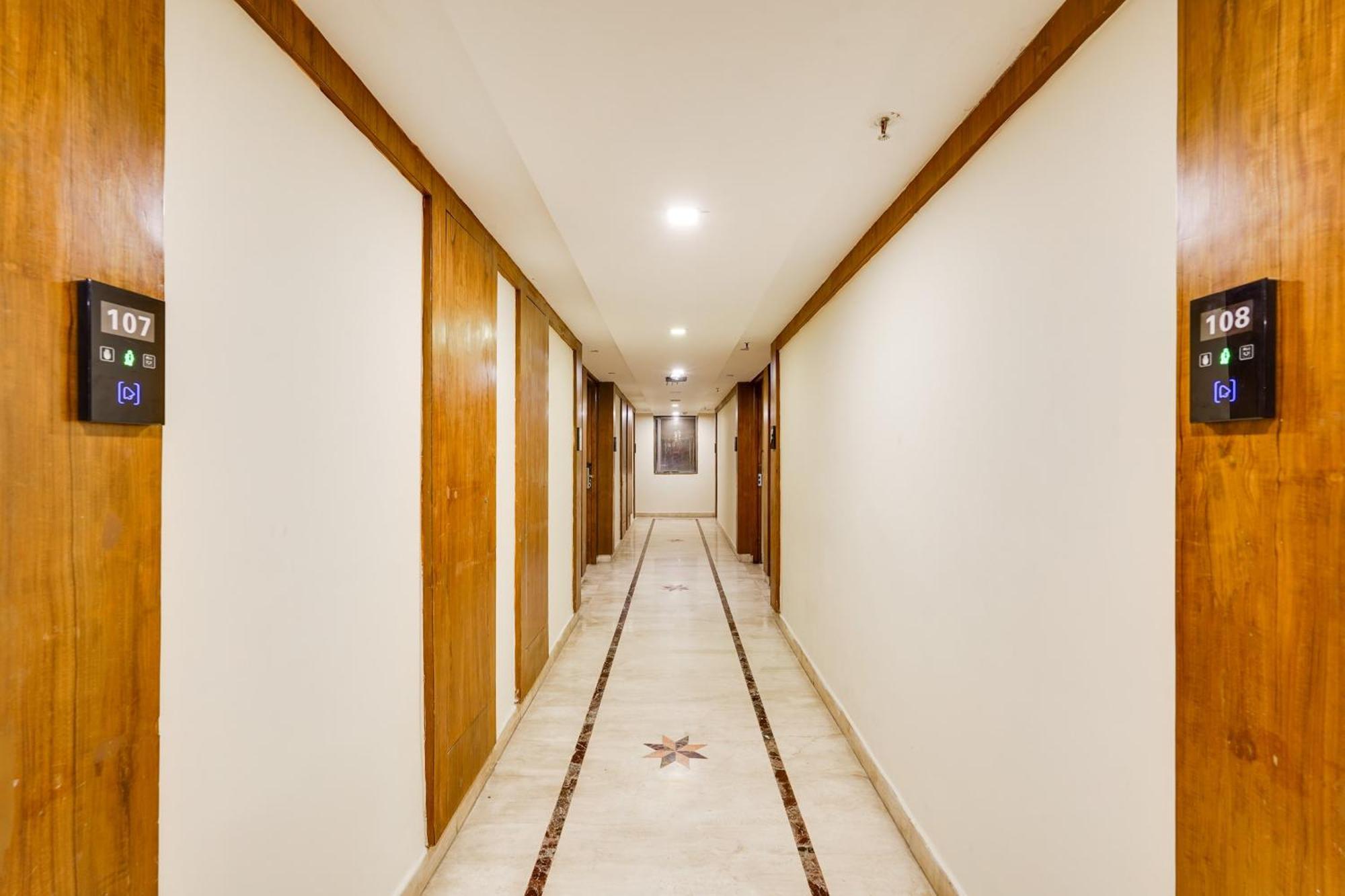 Super Townhouse Oak Alandur Near Airport Formerly Vijay Park Hotel Chennai